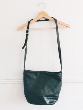 LISA LOREN > Vintage Hobo Bag